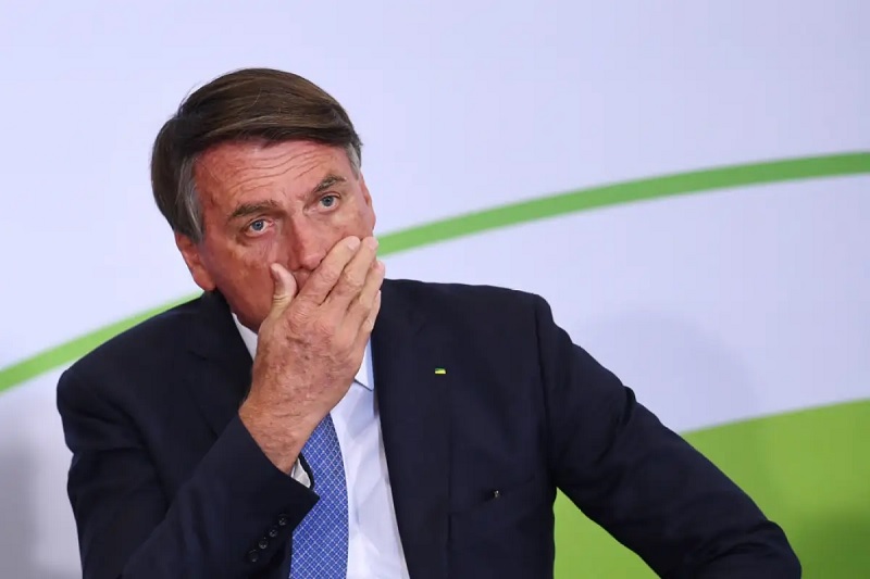 De volta ao Brasil Bolsonaro já é intimado pela Polícia Federal